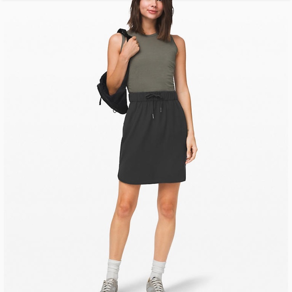 NWT! Lululemon On the Fly black skirt Size 2 - Picture 2 of 10